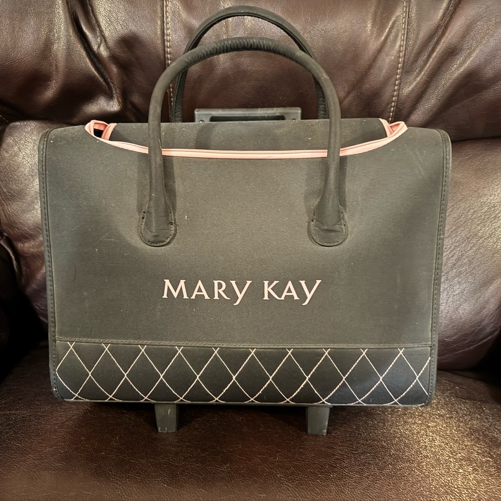 Mary Kay Black and Pink Women's Bag Set